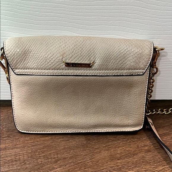 Elegant Linea Pelle Cream and Gold Chain Crossbody Bag - Picture 10 of 14